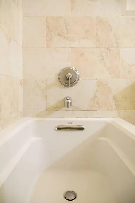 Choose To Be Happy At The Argyle - One Bedroom With Pool Kingston
