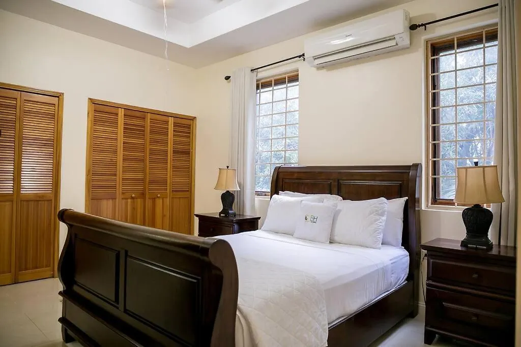 Choose To Be Happy At The Argyle - One Bedroom With Pool Kingston 0*,